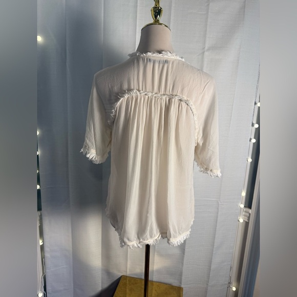 Maven West Cream Ruffled Flutter Sleeve Blouse - Picture 2 of 8